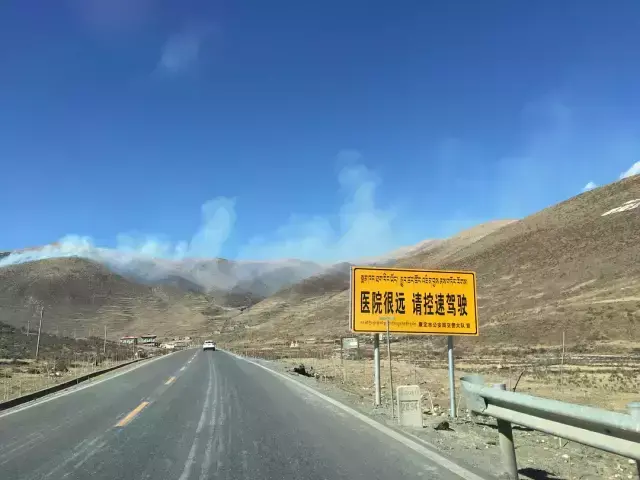 這些沙雕廣告牌廣告標(biāo)語，讓我站路邊笑了半天停不下來20