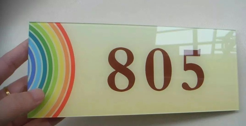 做標識，我們大家是認真的：一分鐘教你塑造“養(yǎng)眼”高分子有機玻璃標牌