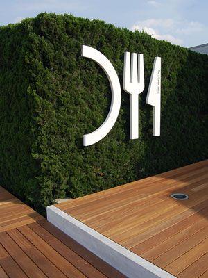 當(dāng)成線下超級(jí)入口，店面標(biāo)識(shí)主要性凸顯27