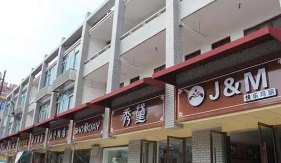 走在街上，發(fā)現(xiàn)店鋪招牌如法泡制，統(tǒng)一式商鋪廣告牌有需求嗎？4